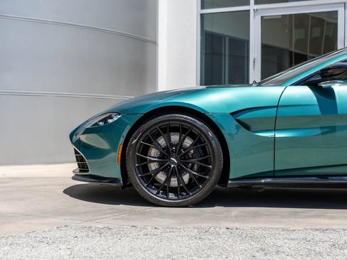 Used 2023 Aston Martin V8 Vantage Coupe RWD image 15