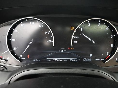 Used 2019 BMW 330i Sedan w/ Driving Assistance Package image 10