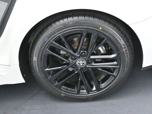 Used 2025 Toyota Camry SE image 30