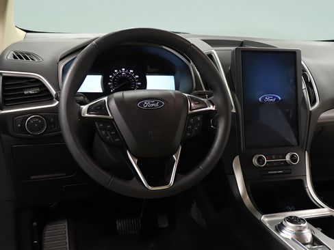 Used 2023 Ford Edge SEL w/ Convenience Package AWD/4WD image 9