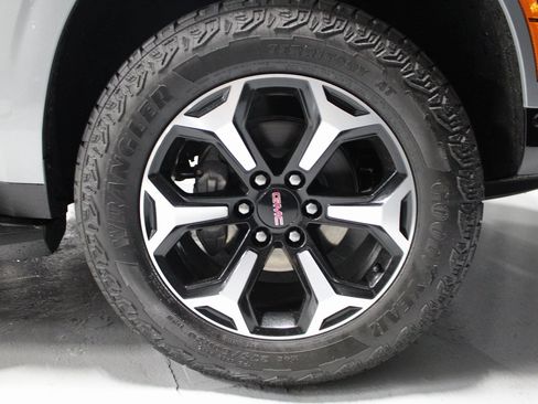 Used 2025 GMC Yukon XL AT4 w/ Premium Trailering Package image 14