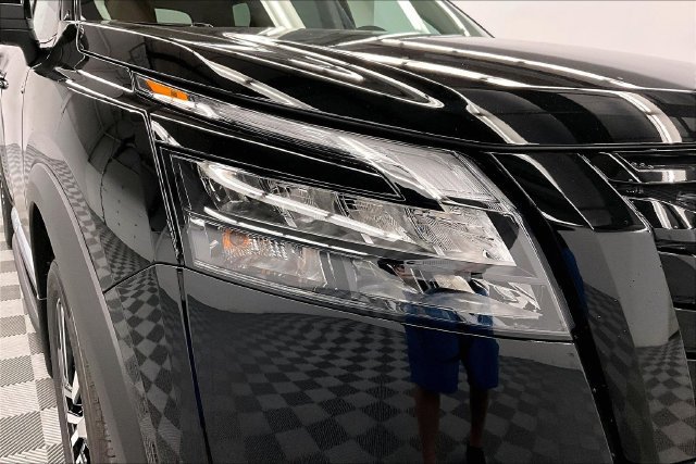 New 2025 Nissan Pathfinder Platinum w/ Lighting Package (N93) AWD/4WD image 14