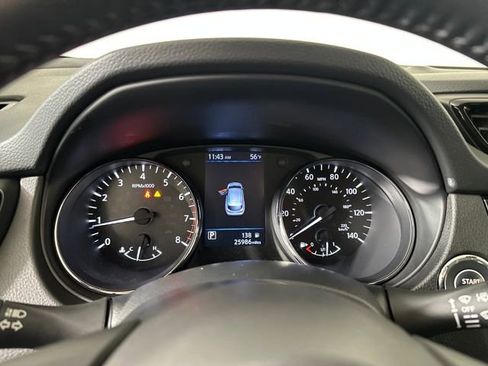 Used 2022 Nissan Rogue Sport SV w/ Technology Package image 17