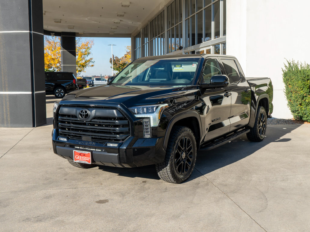 Used 2024 Toyota Tundra Limited AWD/4WD image 3