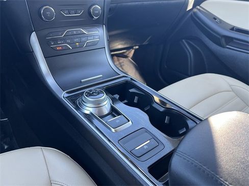 Used 2020 Ford Edge SEL w/ Convenience Package image 17