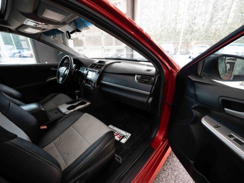 Used 2012 Toyota Camry SE image 25