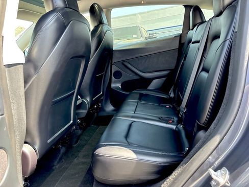 Used 2023 Tesla Model Y Performance image 24
