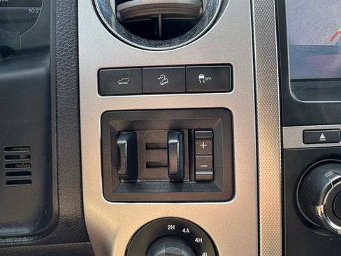 Used 2017 Ford Expedition XLT w/ Equipment Group 202A AWD/4WD image 16