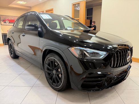 Used 2025 Mercedes-Benz GLA 35 AMG 4MATIC image 3