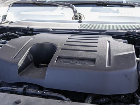 Used 2023 Land Rover Defender 90 X-Dynamic SE image 19