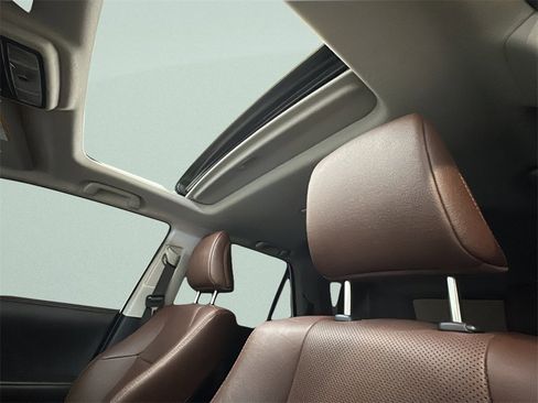 Used 2021 Toyota 4Runner Limited image 12