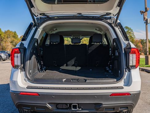 Certified 2025 Ford Explorer Active image 16