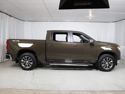 Used 2023 Chevrolet Silverado 1500 LT AWD/4WD image 2
