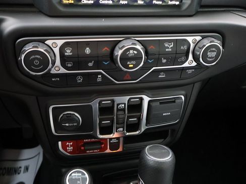 Used 2023 Jeep Gladiator Mojave w/ LED Lighting Group AWD/4WD image 25