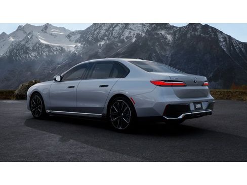 New 2026 BMW 750e xDrive AWD/4WD image 2