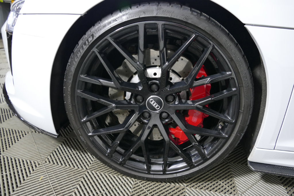 Used 2017 Audi R8 V10 w/ Carbon Exterior Package AWD/4WD image 14