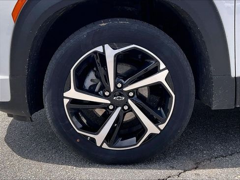 Used 2023 Chevrolet TrailBlazer RS w/ Sun and Liftgate Package AWD/4WD image 7