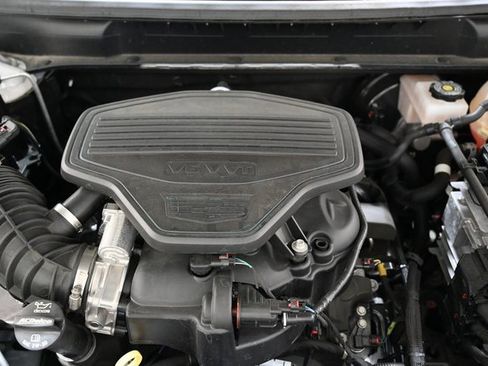 Used 2025 Cadillac XT5 Premium Luxury image 30