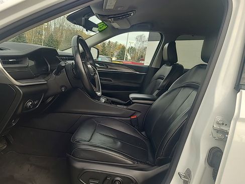 Used 2021 Jeep Grand Cherokee L Limited w/ Luxury Tech Group II image 10