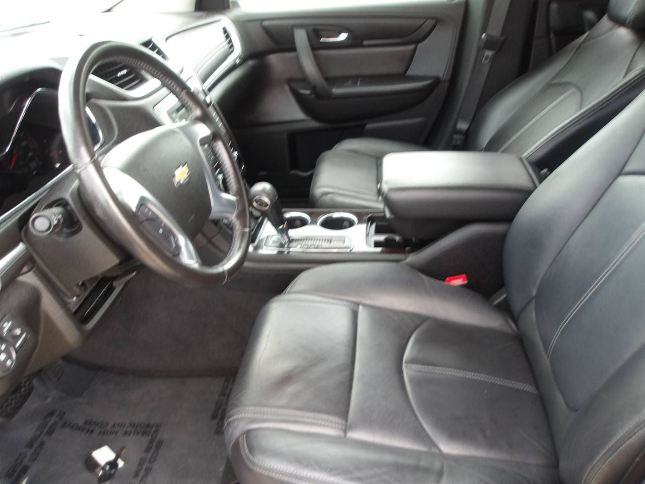Used 2017 Chevrolet Traverse LT FWD image 15