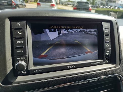 Used 2020 Dodge Grand Caravan SXT FWD image 19