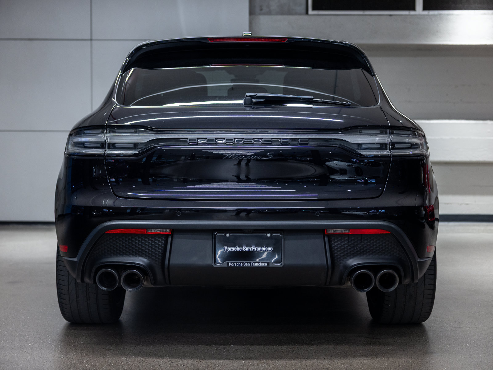 Certified 2023 Porsche Macan S AWD/4WD image 7