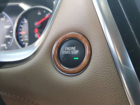 Used 2022 Chevrolet Traverse Premier FWD image 24