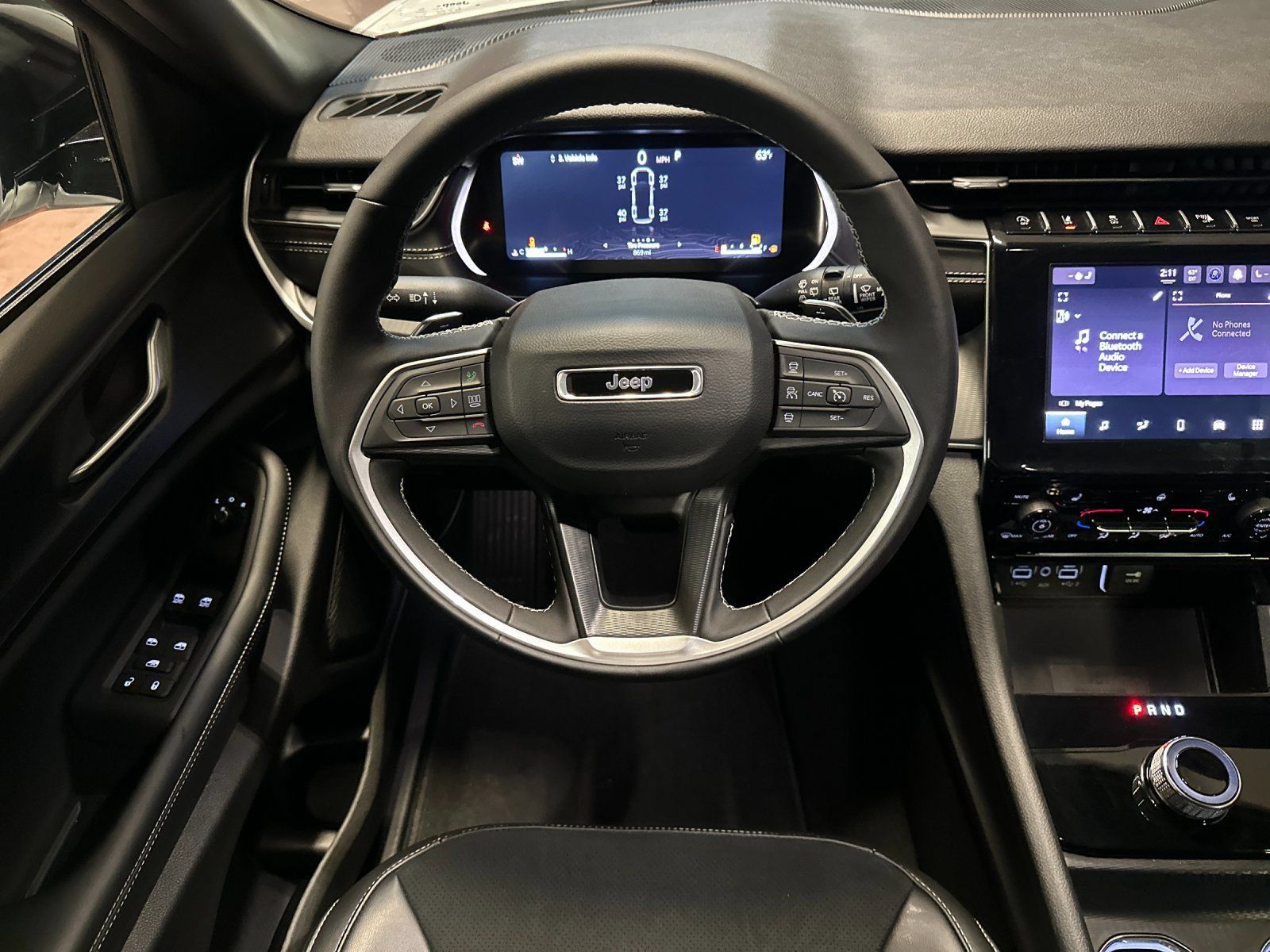 Used 2025 Jeep Grand Cherokee L Altitude AWD/4WD image 13