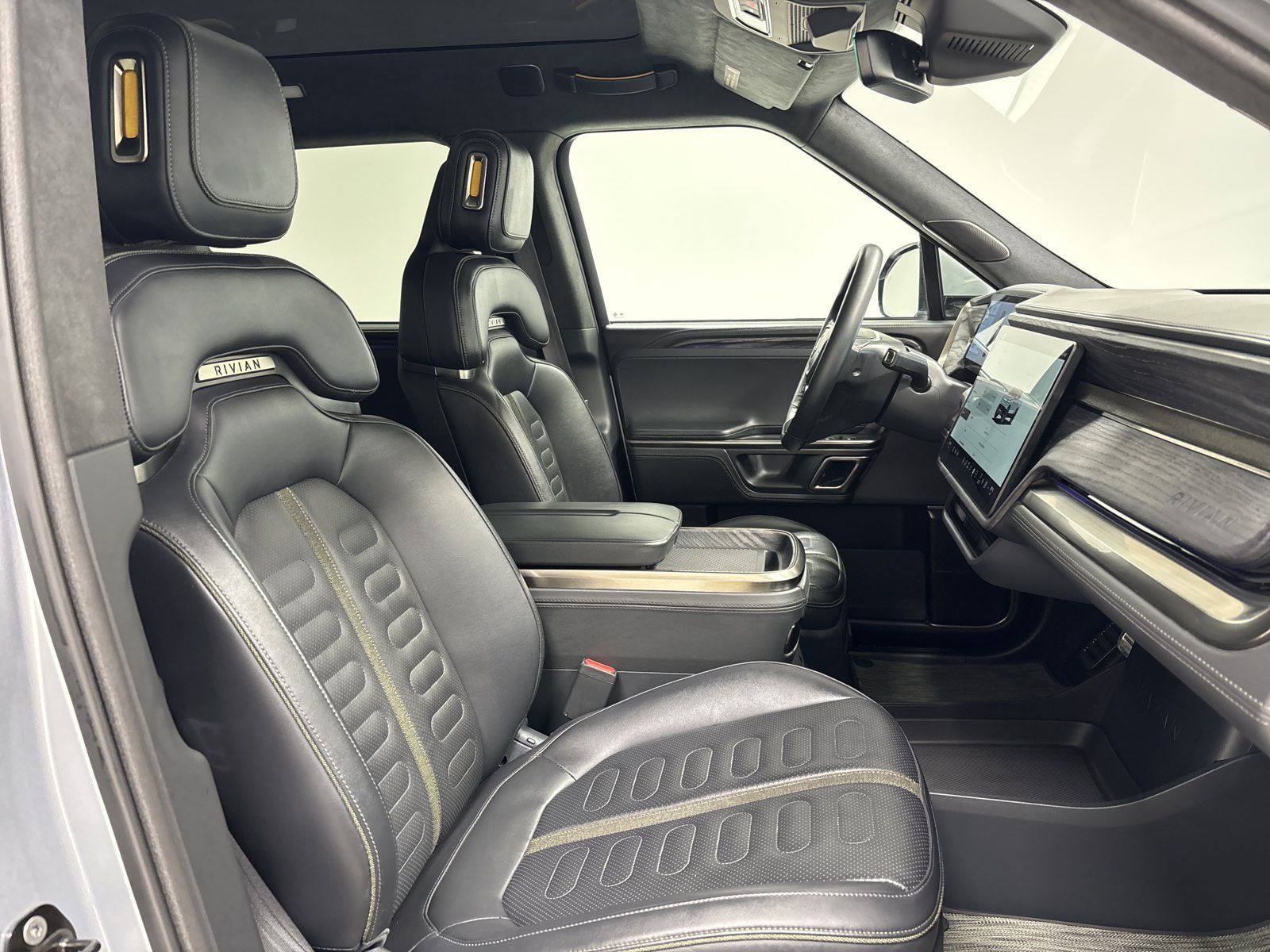 Used 2022 Rivian R1T Launch Edition AWD/4WD image 23