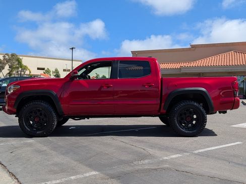Used 2019 Toyota Tacoma TRD Sport w/ Technology Package RWD image 13
