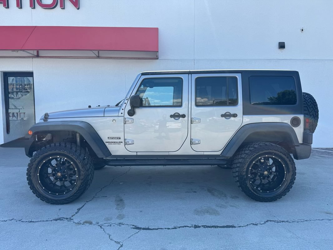 Used 2015 Jeep Wrangler Unlimited Sport w/ Quick Order Package 24S AWD/4WD image 4