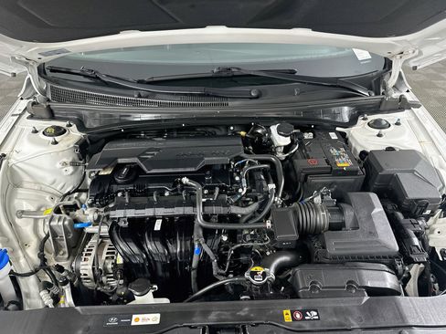 Used 2025 Hyundai Elantra SEL FWD image 34