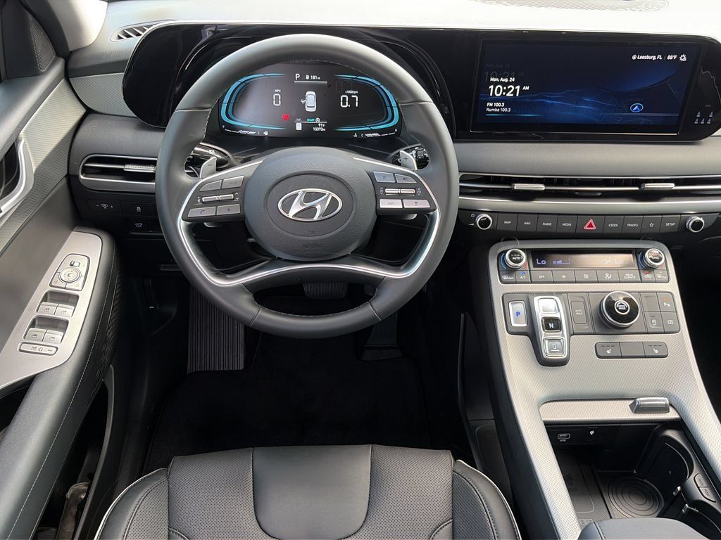 Used 2025 Hyundai Palisade SEL FWD image 14