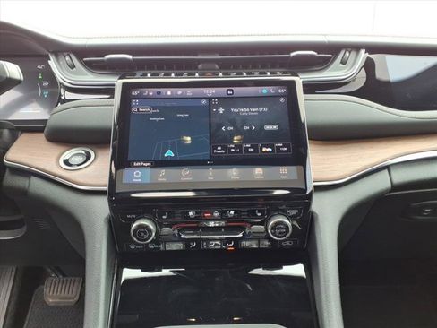 Used 2023 Jeep Grand Cherokee Summit w/ Advanced Protech Group IV image 10