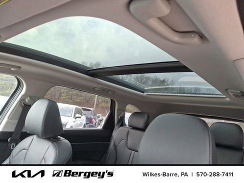Certified 2025 Kia Sorento SX image 10