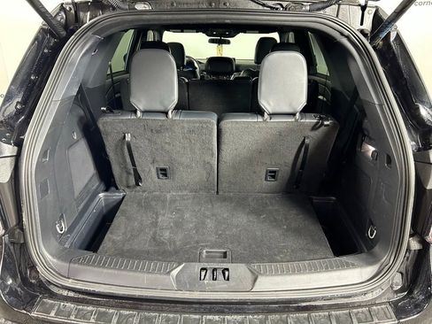 Used 2025 Ford Explorer ST-Line w/ ST-Line Street Pack AWD/4WD image 22