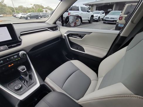 Used 2023 Toyota RAV4 XLE Premium image 3