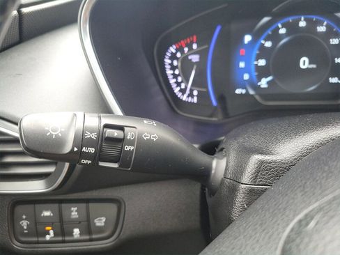 Used 2019 Hyundai Santa Fe Limited image 17