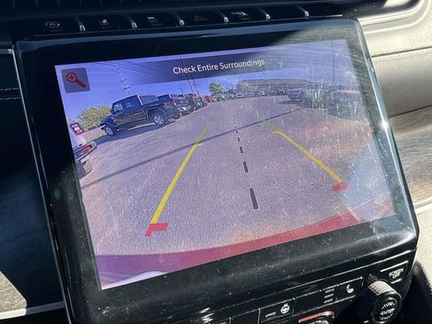 Used 2023 Jeep Grand Cherokee Limited image 31