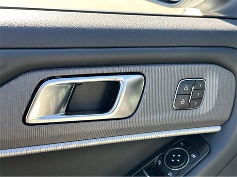 New 2025 Ford Explorer ST-Line w/ Premium Package image 39
