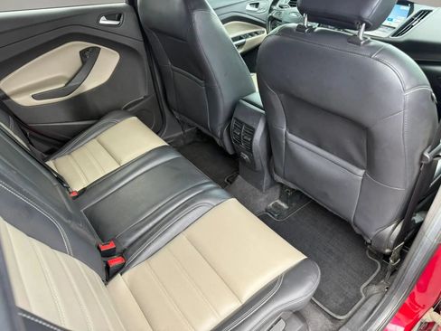 Used 2019 Ford Escape SEL AWD/4WD image 32