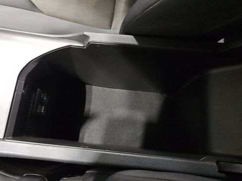 Used 2022 Toyota Camry LE FWD image 33