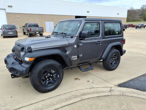 Used 2021 Jeep Wrangler Sport image 3