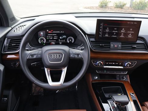 Used 2023 Audi Q5 e Premium Plus w/ Premium Plus Package image 15