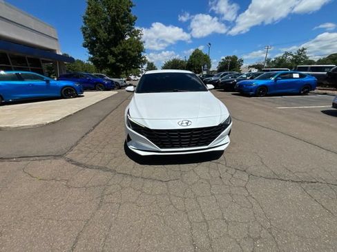 Used 2021 Hyundai Elantra SE FWD image 31