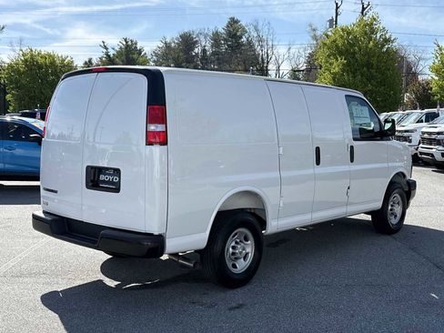 New 2026 Chevrolet Express 2500 RWD image 8