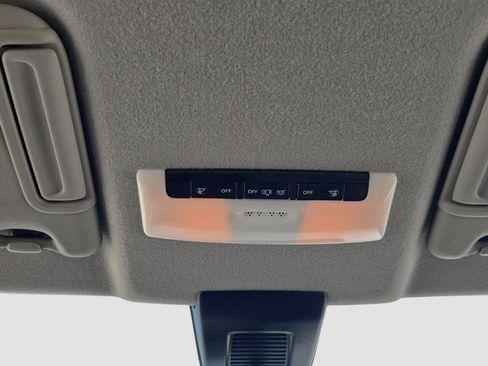 Used 2023 Nissan Kicks SV FWD image 11