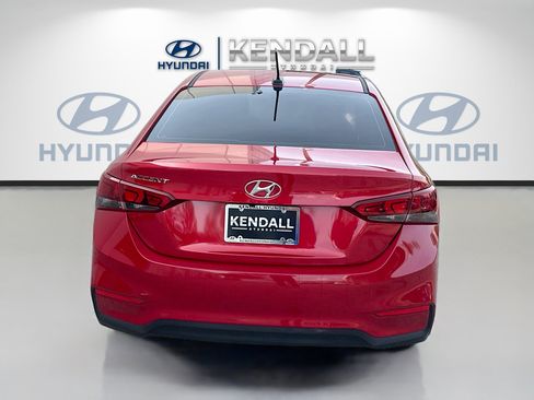 Used 2022 Hyundai Accent SEL FWD image 2