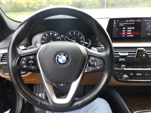 Used 2019 BMW 530i xDrive image 17