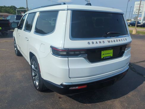 Used 2024 Jeep Grand Wagoneer Series III w/ Rear Seat Video Group 1 AWD/4WD image 4